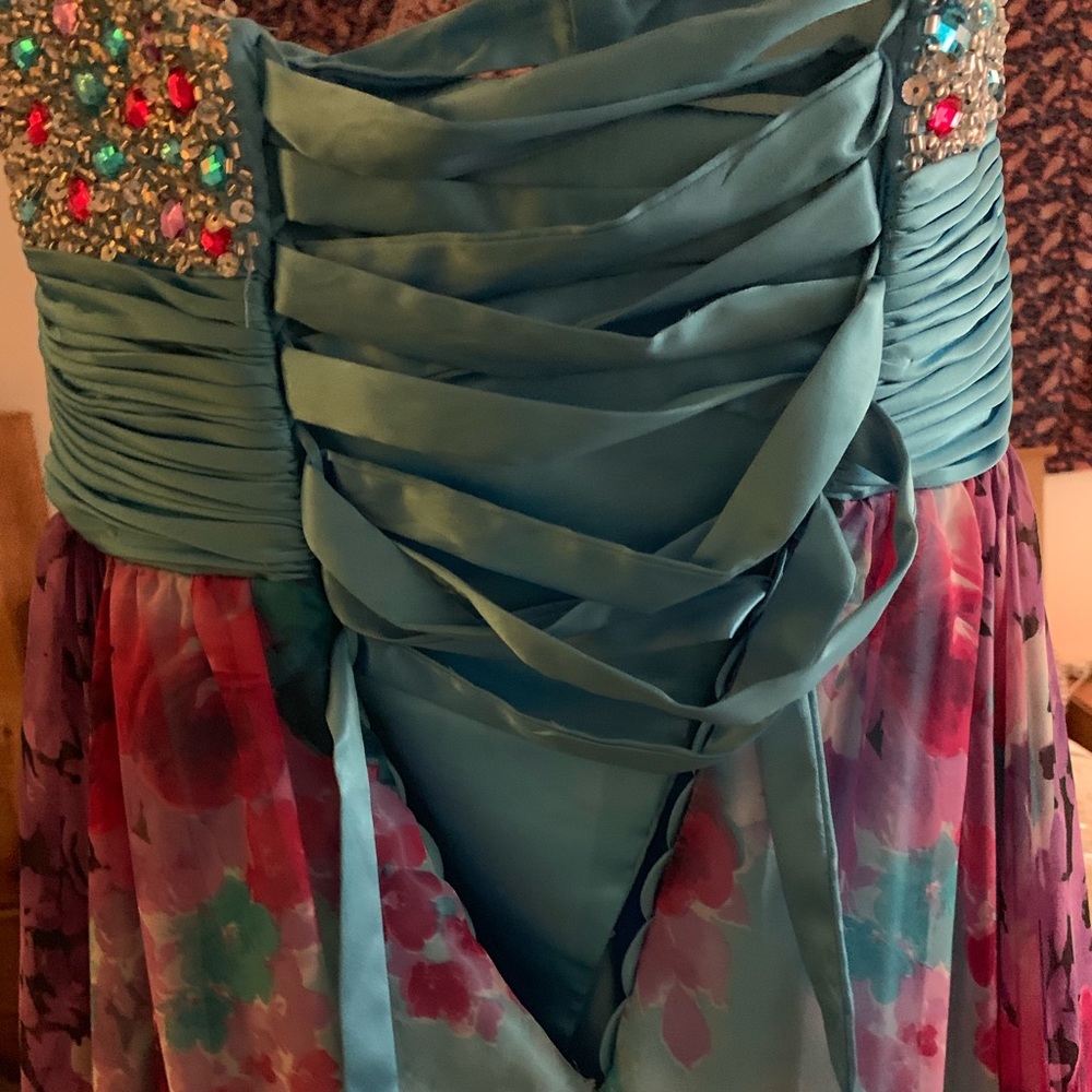 PROM DRESS - Picture 4 of 4